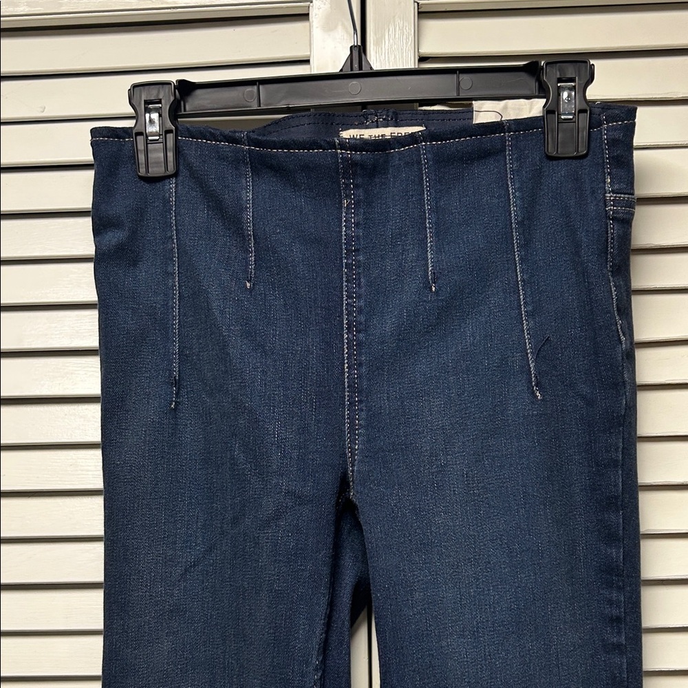 NWOT We The Free Dark Blue Denim Jeans - Picture 3 of 6
